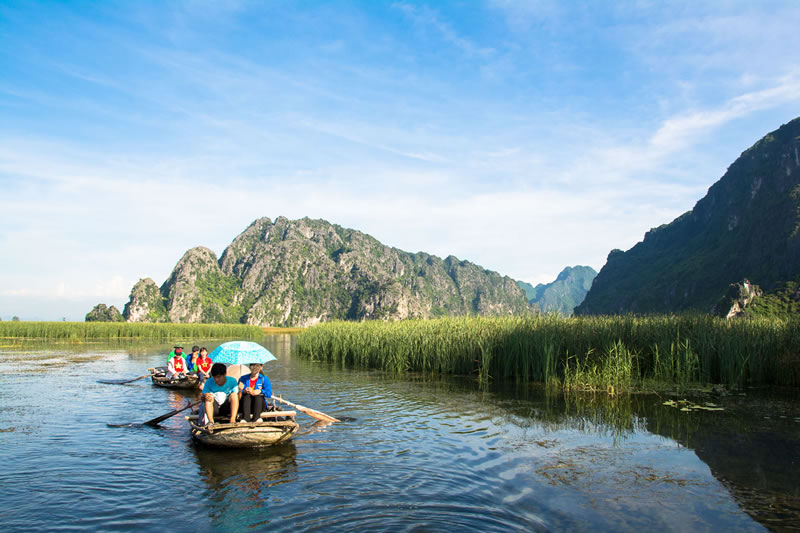 Trang An Grottoes - Hoa Lu - Ninh Binh